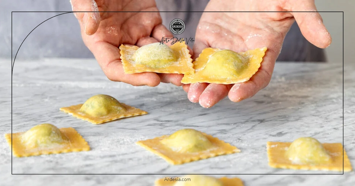 مواد لازم برای خمیر راویولی
